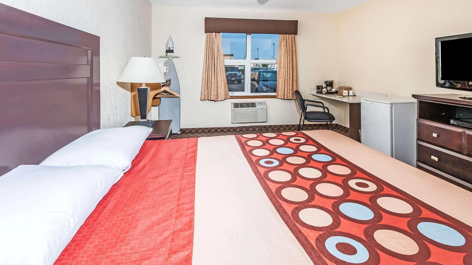 Super 8 By Wyndham Calgary/Airport Hotel  Calgary