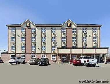 Super 8 By Wyndham Calgary/Airport Hotel