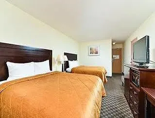 Super 8 By Wyndham Calgary/Airport Hotel