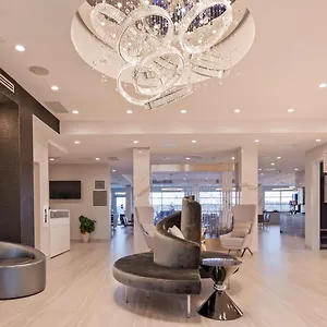 Executive Residency By Western View North מלון