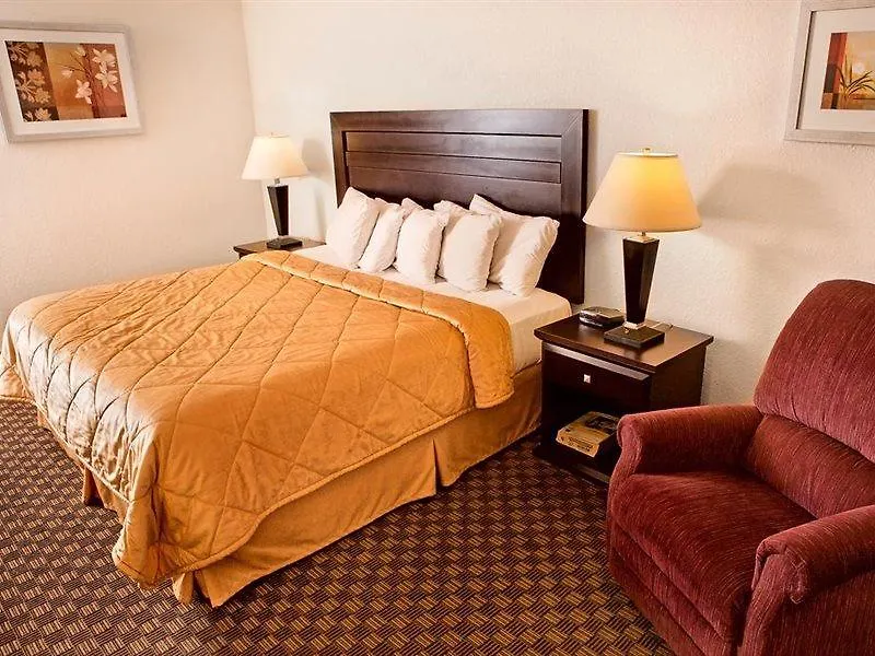Super 8 By Wyndham Calgary/Airport Hotel