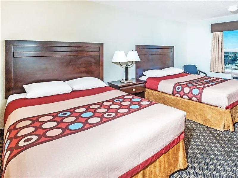 Super 8 By Wyndham Calgary/Airport Hotel