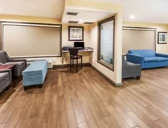 Super 8 By Wyndham Calgary/Airport Hotel Canada