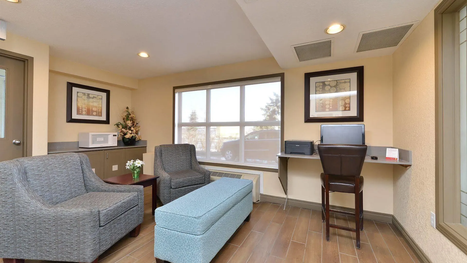 Super 8 By Wyndham Calgary/Airport Hotel Canada